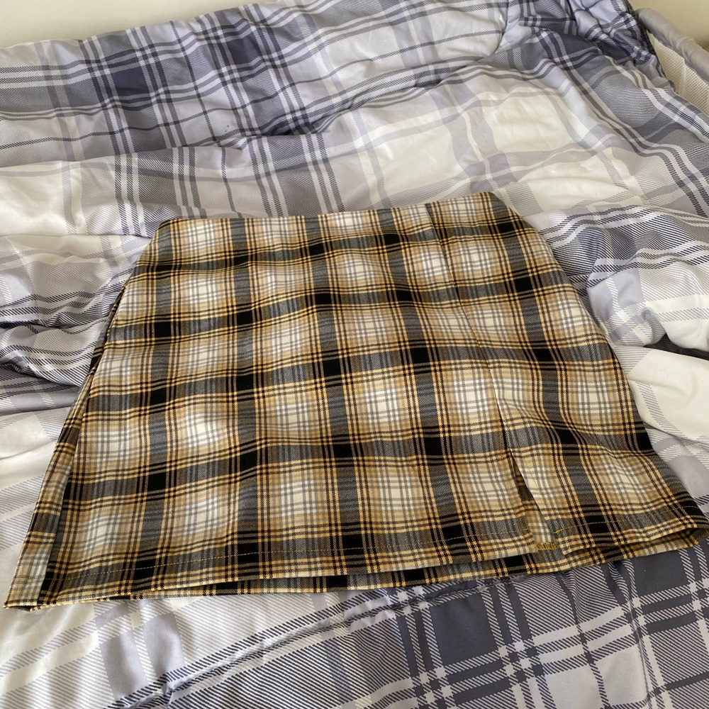Urban Outfitters Plaid Mini Skirt Size Medium